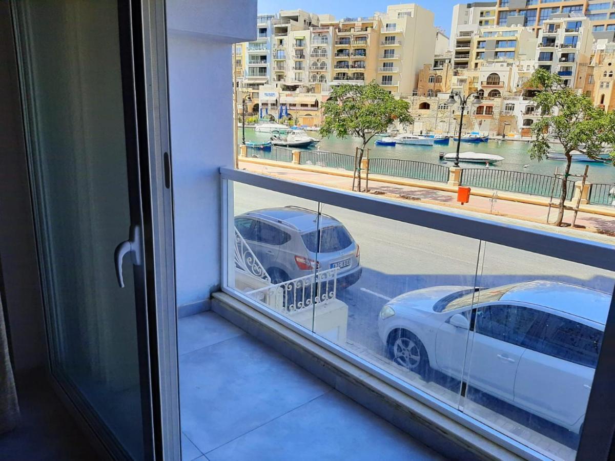 St Julians Bay Sea Front San Ġiljan