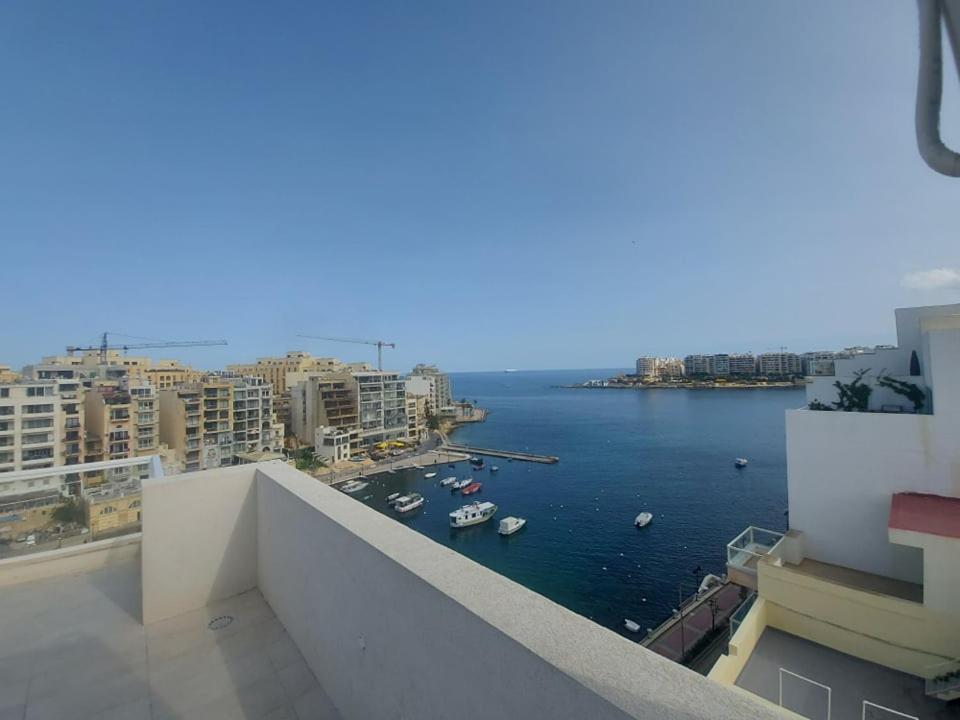 St Julians Bay Sea Front San Ġiljan
