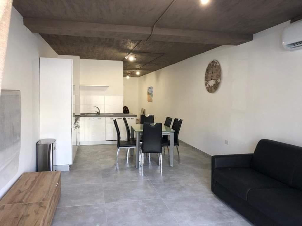 St Julians Bay Sea Front Apartment