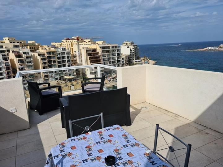 St Julians Bay Sea Front * Saint Julian's